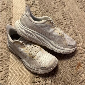 HOKA Clifton 8 Sz 8.5 White